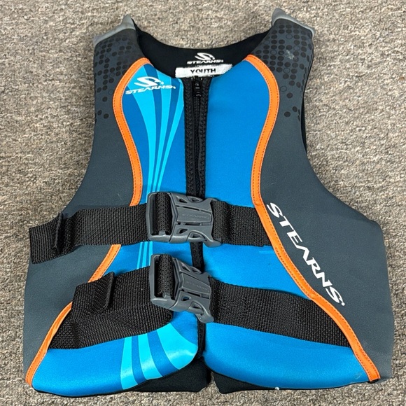 Stearns Youth Life Jacket - Picture 1 of 5